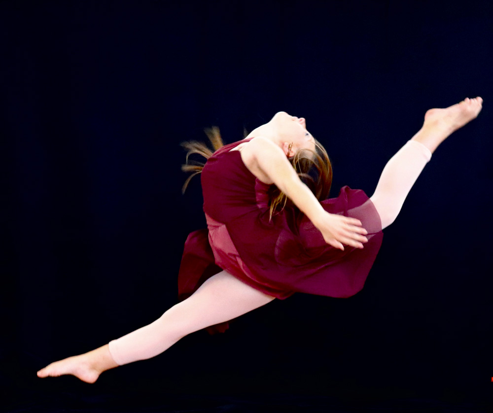 #32-Grand-Jete-Angel